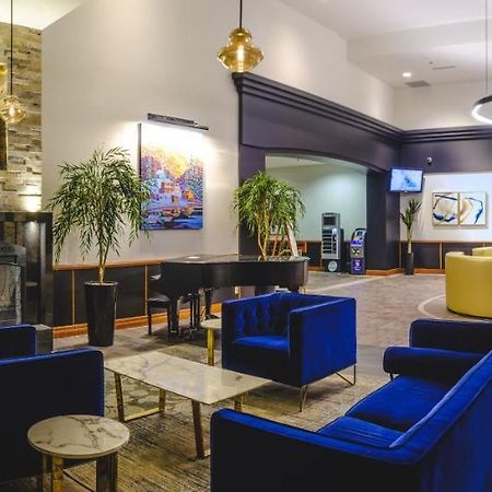 Hotel Le Montagnais Chicoutimi エクステリア 写真