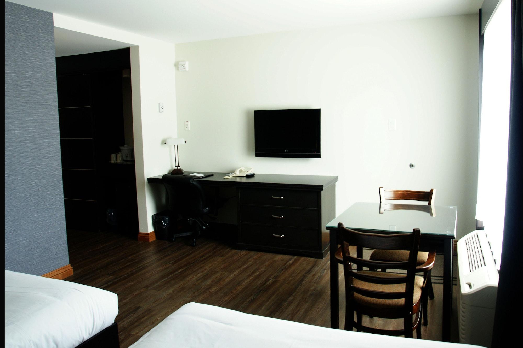 Hotel Le Montagnais Chicoutimi エクステリア 写真
