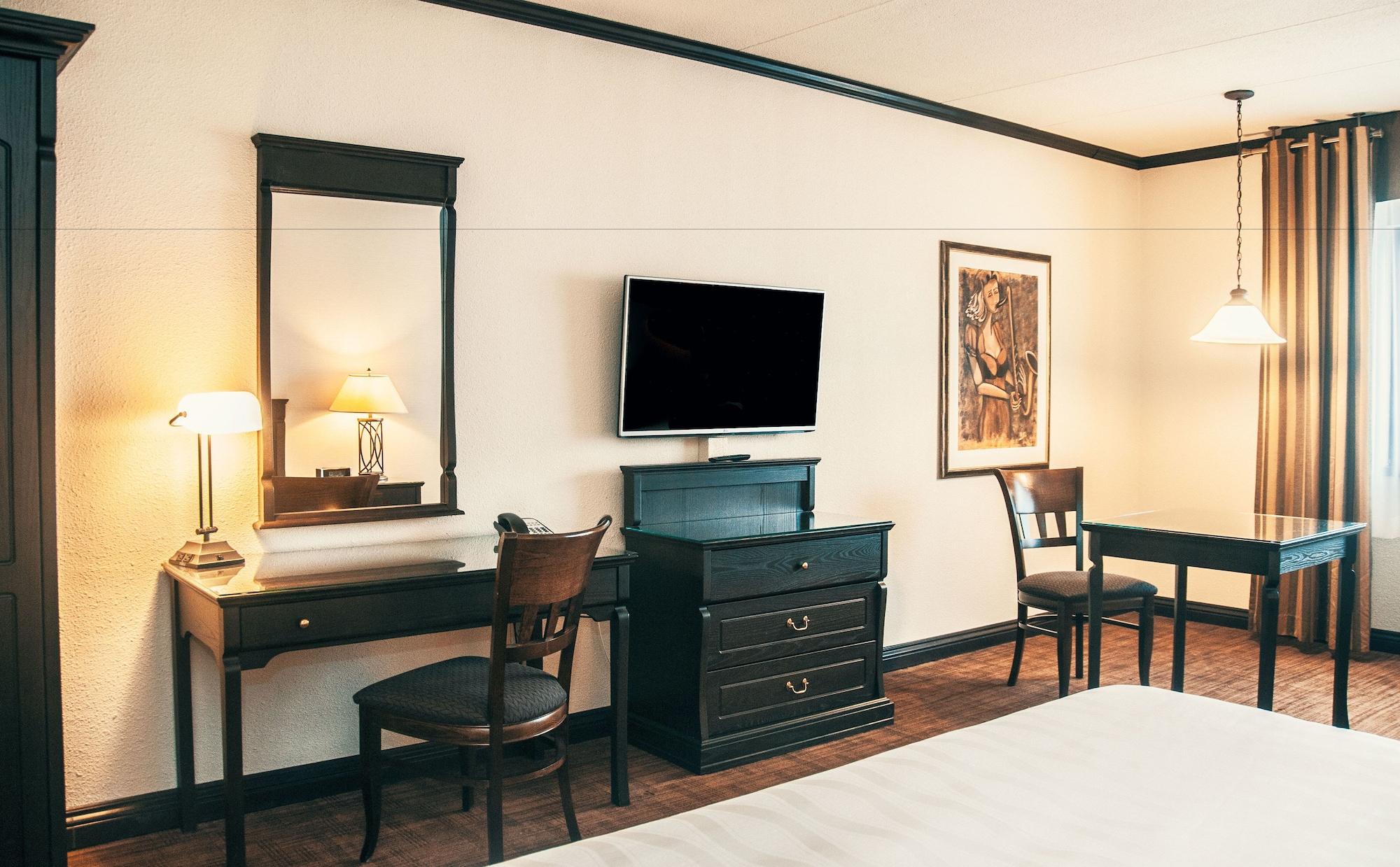 Hotel Le Montagnais Chicoutimi エクステリア 写真