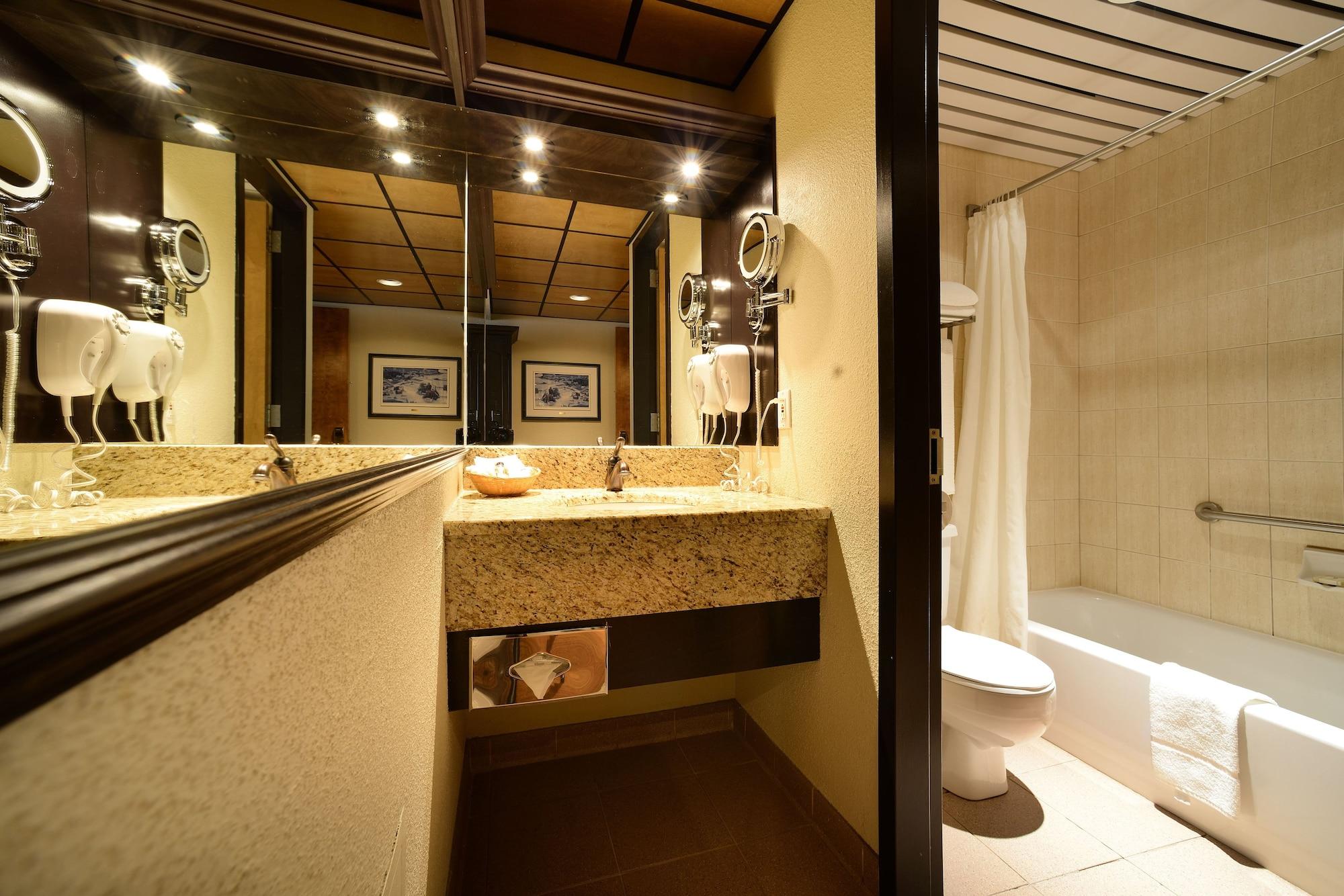 Hotel Le Montagnais Chicoutimi エクステリア 写真