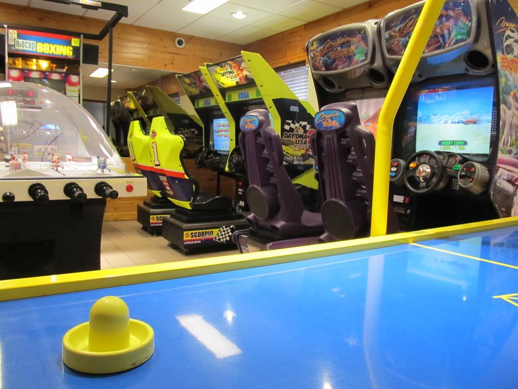 Hotel Le Montagnais Chicoutimi エクステリア 写真