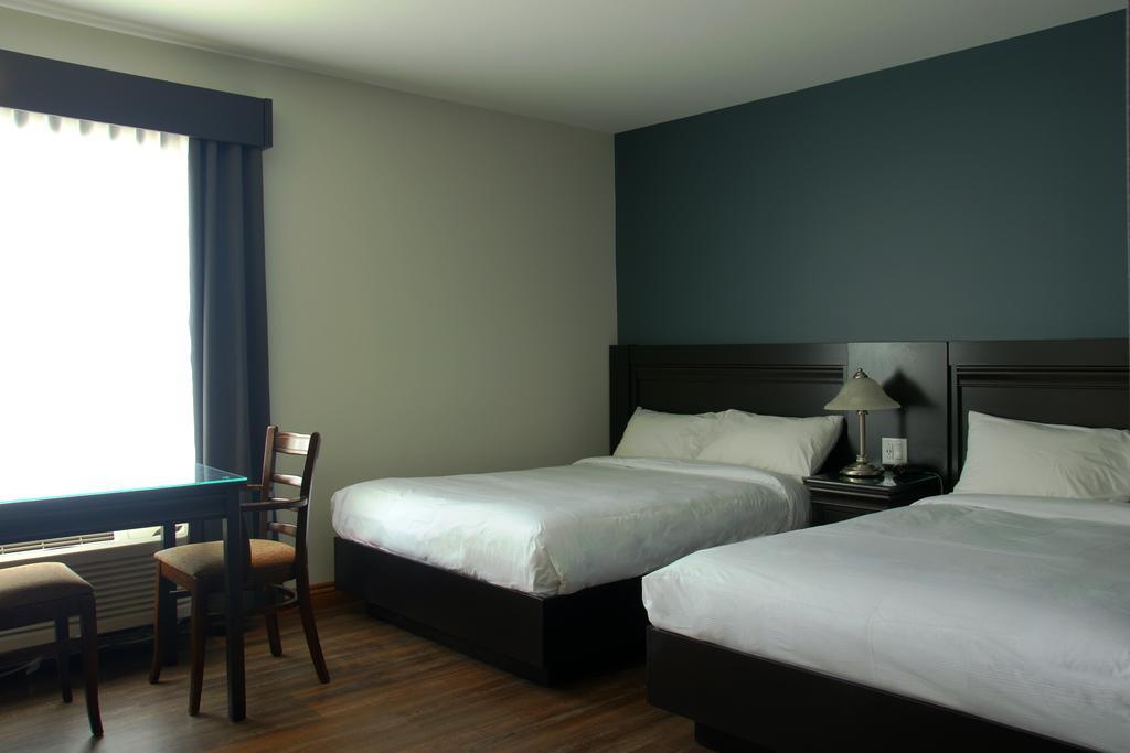 Hotel Le Montagnais Chicoutimi エクステリア 写真