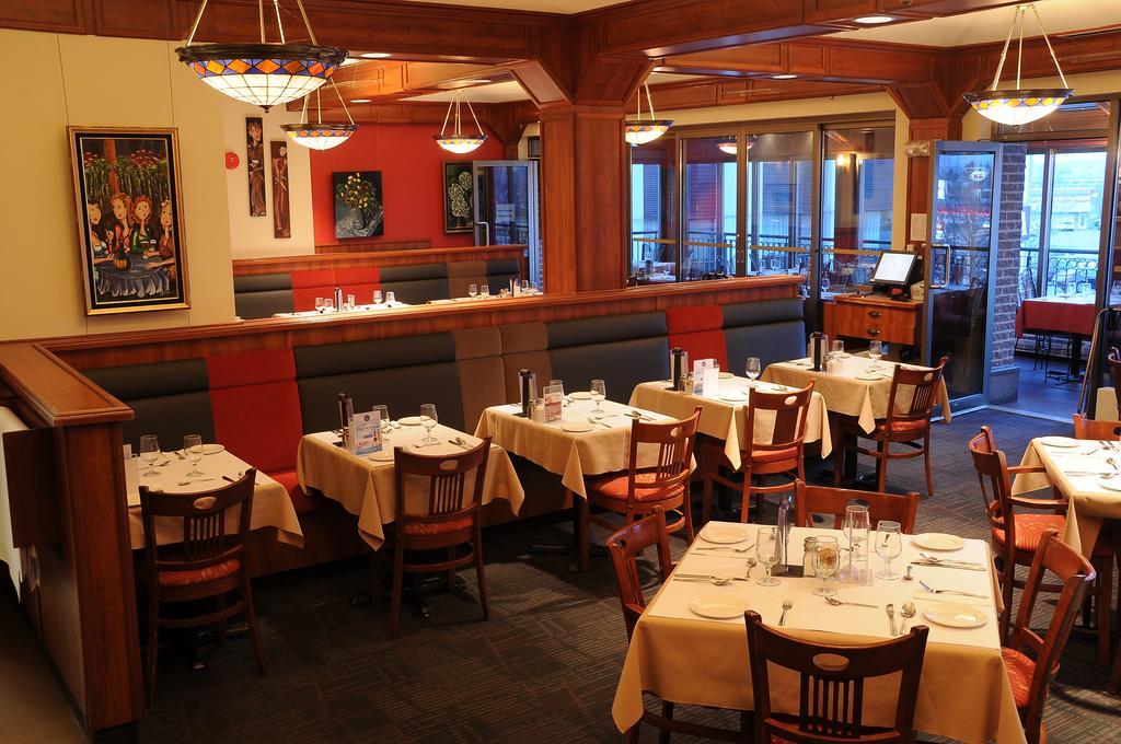 Hotel Le Montagnais Chicoutimi エクステリア 写真