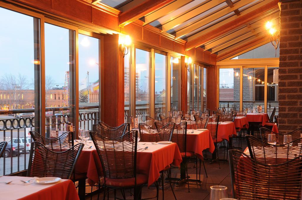 Hotel Le Montagnais Chicoutimi エクステリア 写真