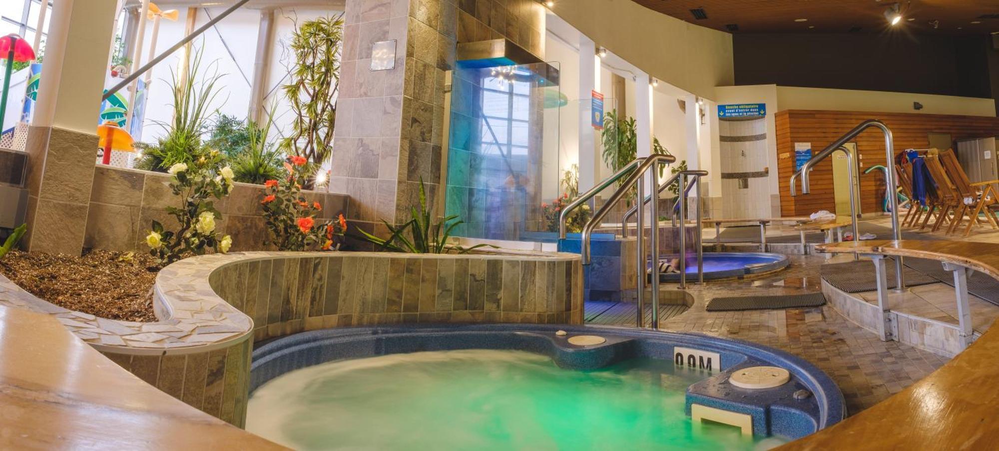 Hotel Le Montagnais Chicoutimi エクステリア 写真