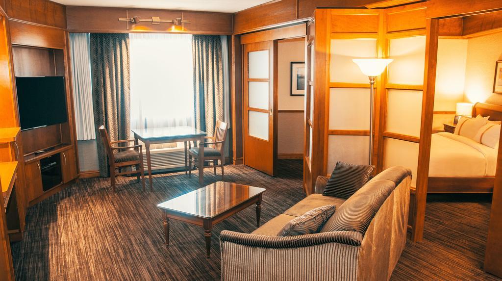 Hotel Le Montagnais Chicoutimi エクステリア 写真