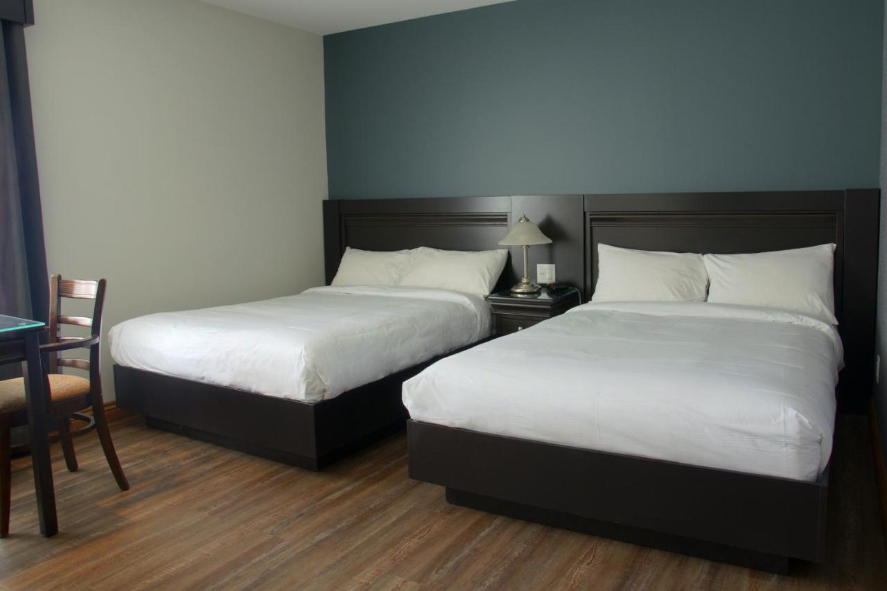 Hotel Le Montagnais Chicoutimi エクステリア 写真