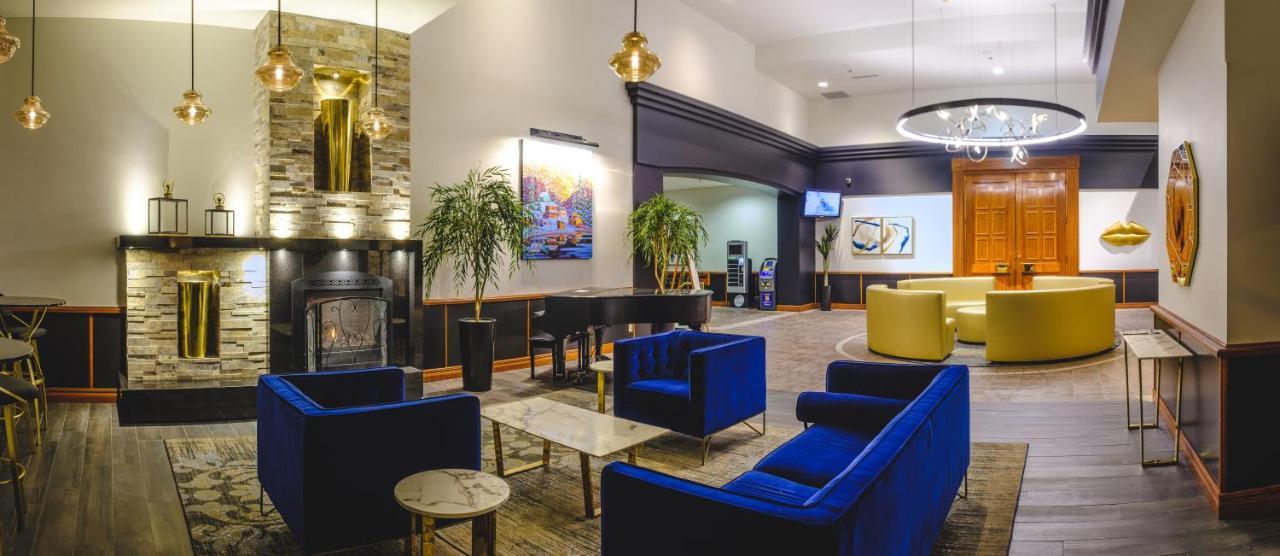 Hotel Le Montagnais Chicoutimi エクステリア 写真