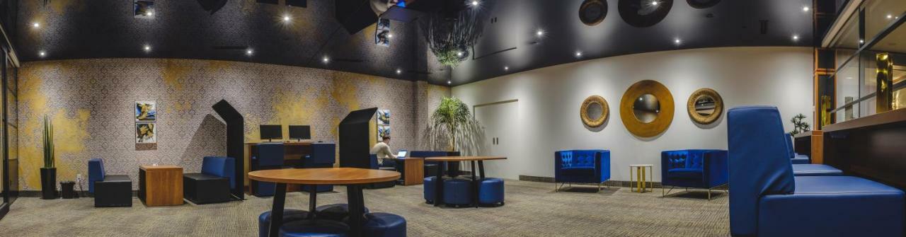 Hotel Le Montagnais Chicoutimi エクステリア 写真