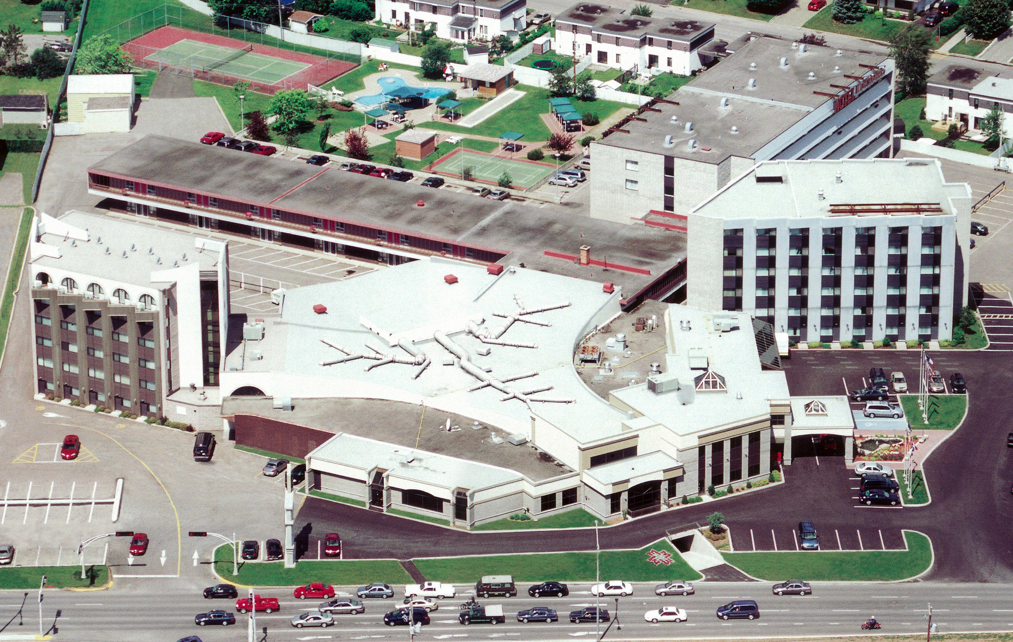 Hotel Le Montagnais Chicoutimi エクステリア 写真
