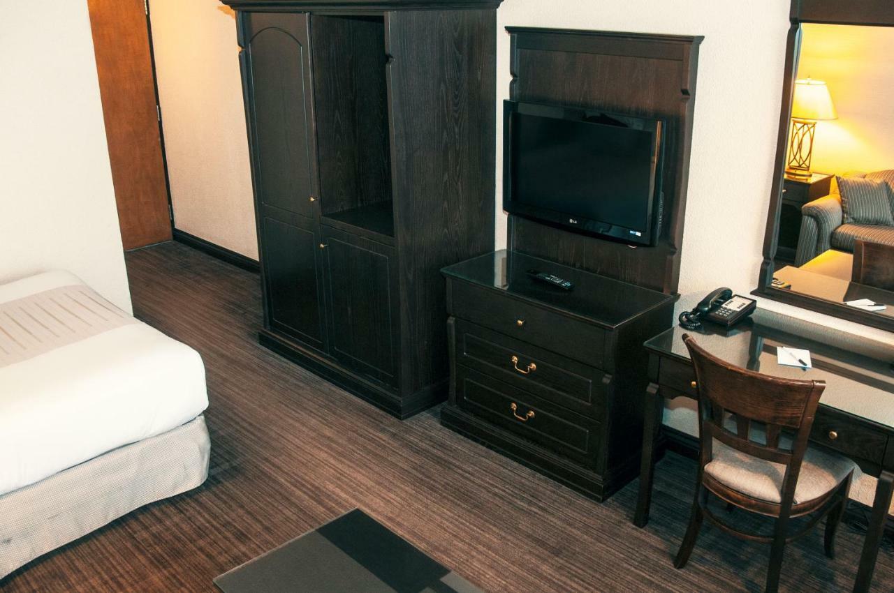 Hotel Le Montagnais Chicoutimi エクステリア 写真