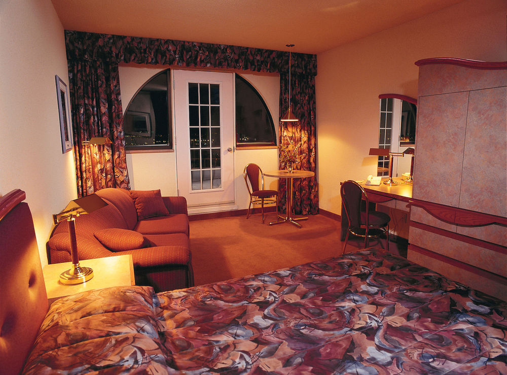 Hotel Le Montagnais Chicoutimi エクステリア 写真