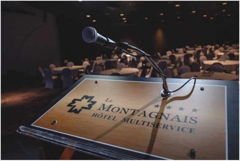 Hotel Le Montagnais Chicoutimi エクステリア 写真